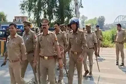 धर्म विशेष के खिलाफ आपत्तिजनक टिप्पणी से नाराज लोगों का प्रदर्शन, 700 के खिलाफ प्राथमिकी दर्ज