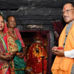 मुख्यमंत्री साय ने बस्तर की आराध्य देवी मां दंतेश्वरी की पूजा-अर्चना की