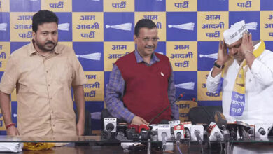 कांग्रेस को एक और झटका : अब सुमेश शौकीन AAP में हुए शामिल, गहलोत के BJP में जाने पर क्या बोले केजरीवाल