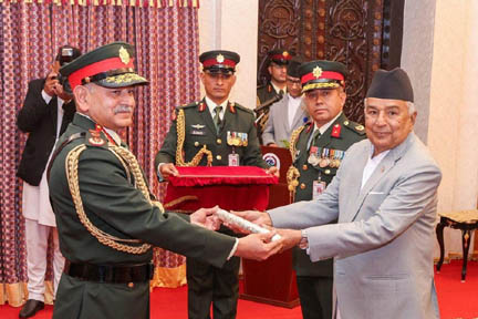 नेपाल के राष्ट्रपति ने भारतीय सेना के प्रमुख जनरल द्विवेदी को मानद उपाधि से सम्मानित किया