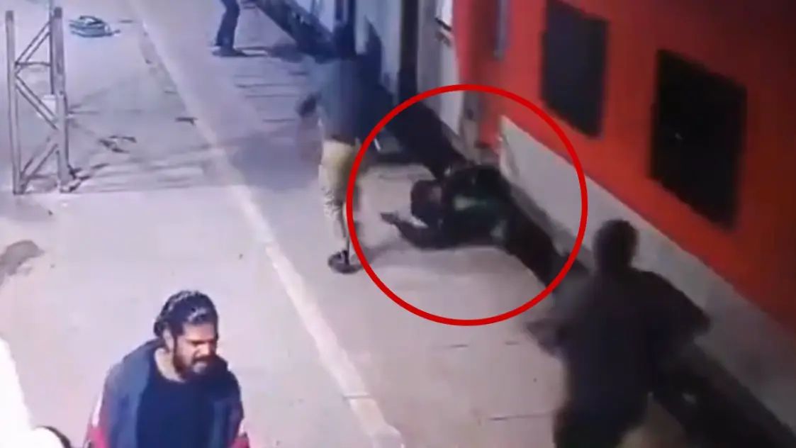 ट्रेन की चपेट में आने से RAF कर्मी की मौत, वीडियो आया सामने…