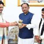 CM योगी आदित्यनाथ ने मुख्यमंत्री विष्णु देव साय के लिए भेजा महाकुंभ में शामिल होने का आमंत्रण