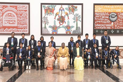 राष्ट्रपति मुर्मू ने 17 बच्चों को प्रधानमंत्री राष्ट्रीय बाल पुरस्कार प्रदान किए