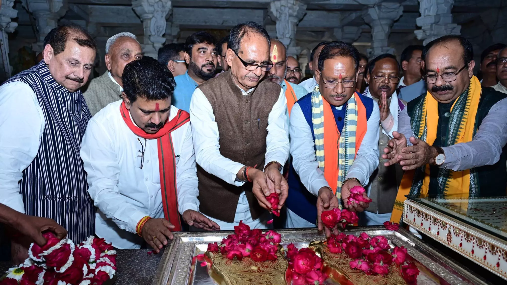 केंद्रीय मंत्री शिवराज ने नगपुरा स्थित प्रसिद्ध जैन मंदिर में पूजा अर्चना की