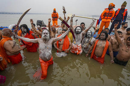 मौनी अमावस्या पर सभी 13 अखाड़ों ने किया अमृत स्नान, अखाड़ा परिषद ने भगदड़ को बताया ‘विपक्ष की साजिश’