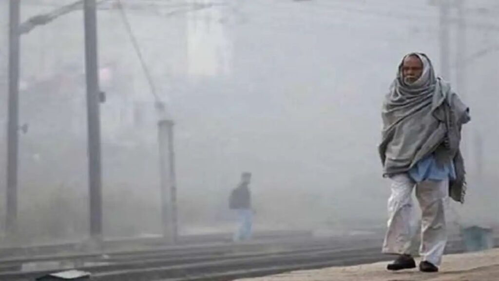 दिल्ली-एनसीआर में बढ़ी ठंड, यूपी और बिहार में बारिश का अलर्ट...