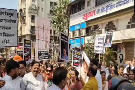 सरपंच की हत्या से जुड़ी तस्वीरें वायरल होने के बाद बीड में बंद का आह्वान; पुलिस ने सतर्कता बढ़ायी