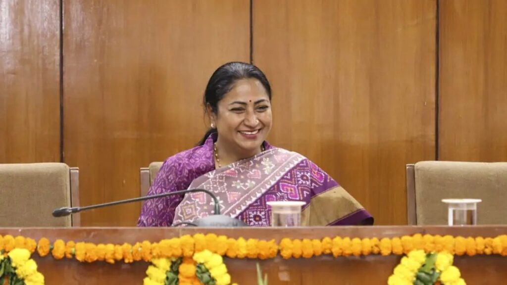27 साल बाद आज भाजपा सरकार पेश कर रही है दिल्ली का बजट...