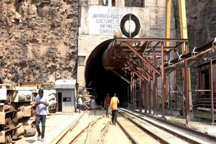 तेलंगाना की सुरंग से निकाला गया दूसरा शव