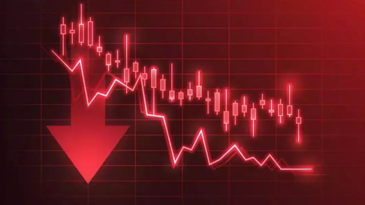 Share Market Today: ट्रंप टैरिफ के झटके बरकरार, चालू होते ही फिर गिरा शेयर बाजार; Sensex 554 तो  Nifty 22400 अंक लुढ़का