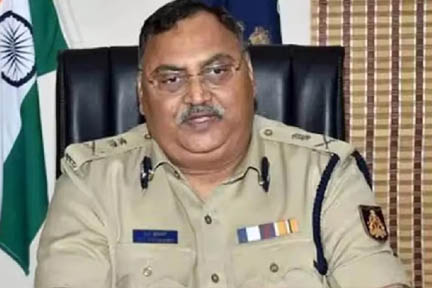 कर्नाटक के पूर्व डीजीपी ओम प्रकाश का राजकीय सम्मान के साथ अंतिम संस्कार किया गया
