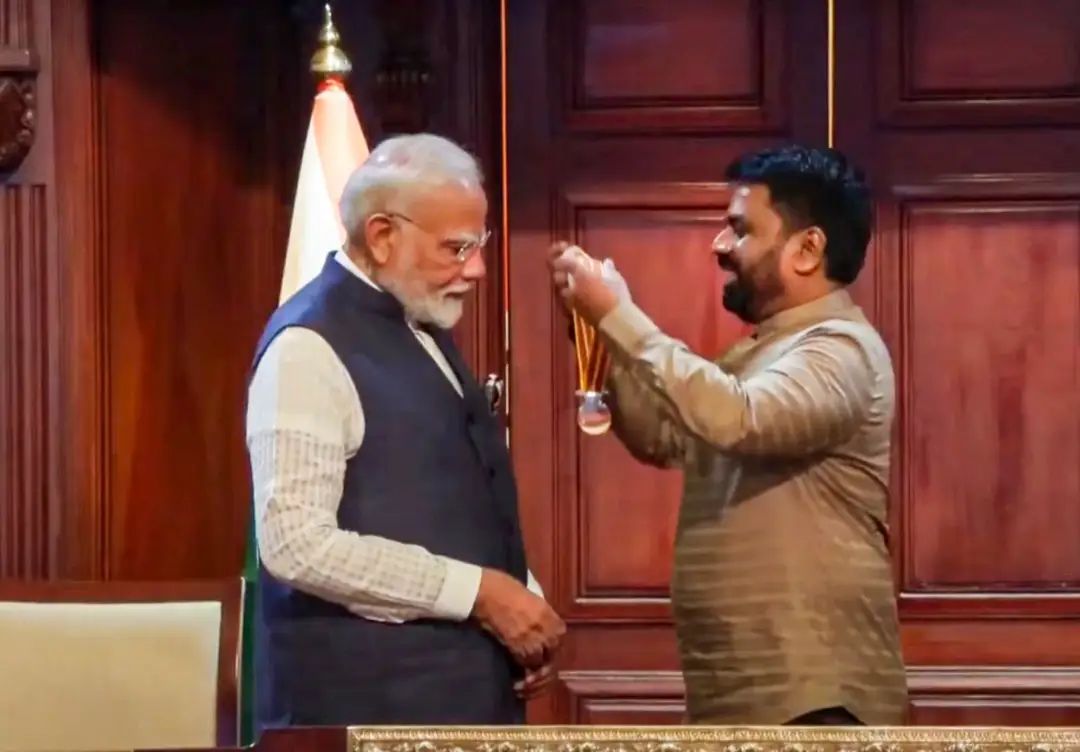 प्रधानमंत्री मोदी को श्रीलंका के सर्वोच्‍च नागरिक सम्‍मान से किया गया सम्‍मानित