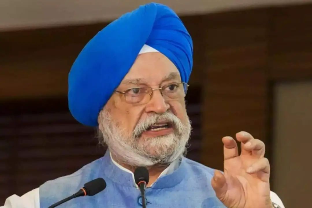 ED घेरे में राहुल-सोनिया, चार्जशीट पर बोले हरदीप पुरी- भ्रष्टाचार और ठगी का मामला