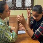 बोल, सुन और देख नहीं पाने वाली 34 वर्षीय महिला ने उत्तीर्ण की 12वीं की परीक्षा