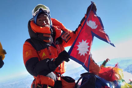 नेपाली शेरपा गाइड ने 31वीं बार ‘माउंट एवरेस्ट’ फतह कर तोड़ा अपना ही रिकॉर्ड