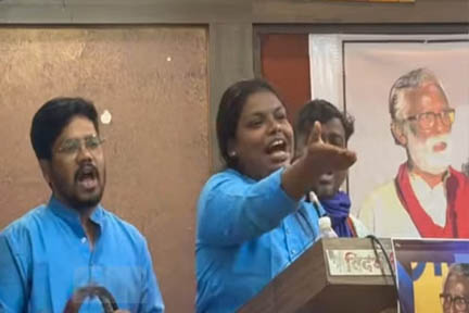 कार्यक्रम में पाक कवि फैज की नज्म पढ़ने पर अभिनेता की पत्नी और दो अन्य के खिलाफ मामला दर्ज