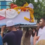 अहमदाबाद विमान दुर्घटना: जीवित बचे यात्री को अस्पताल से मिली छुट्टी, भाई के अंतिम संस्कार में शामिल