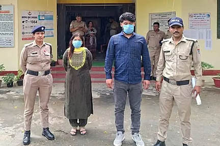 अपनी ही पुत्री का कथित दुष्कर्म करवाने वाली भाजपा नेता गिरफ्तार