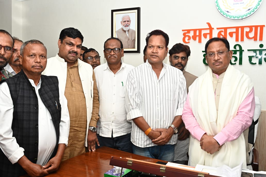 मुख्यमंत्री साय से यादव समाज के प्रतिनिधियों ने की सौजन्य मुलाकात
