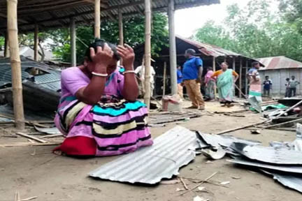 बांग्लादेश में भीड़ ने हिंदू समुदाय के घरों को नुकसान पहुंचाया, सरकार ने मरम्मत कार्य के दिए आदेश