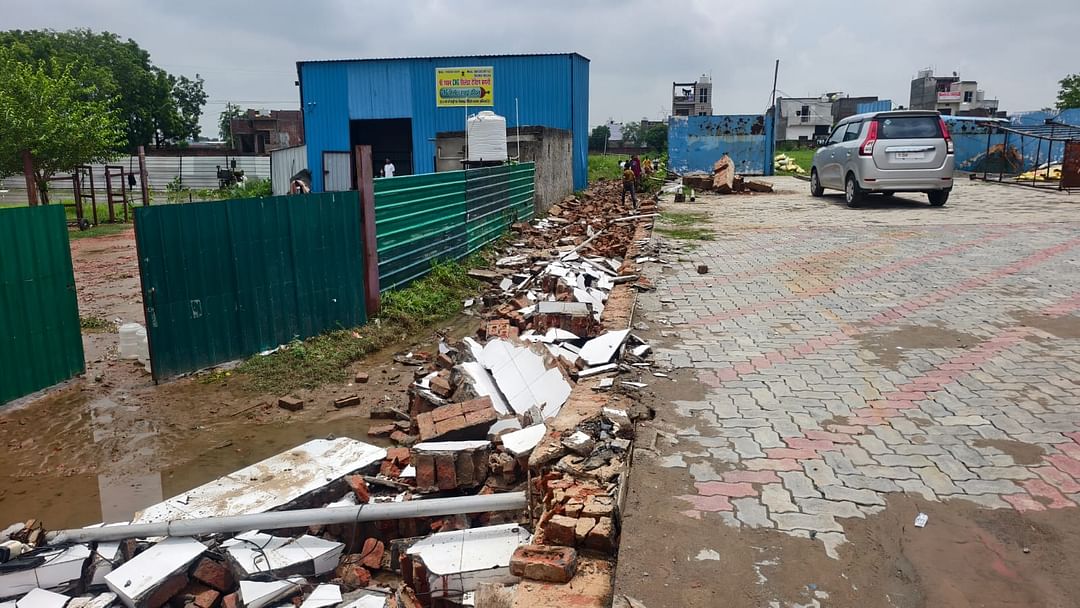 हरियाणा में बड़ा हादसा: छह लोगों पर गिरी दीवार, एक ही परिवार के तीन की मौत, तीन घायल…