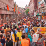 सावन के चौथे और अंतिम सोमवार को मंदिरों में उमड़ी श्रद्धालुओं की भीड़