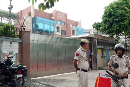 दिल्ली के 32 विद्यालयों को मिली बम की धमकी