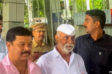 गैंगस्टर अरुण गवली हत्या मामले में 17 साल जेल में रहने के बाद जमानत पर रिहा