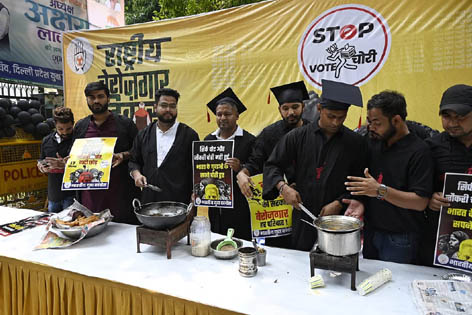 प्रधानमंत्री के जन्मदिन पर युवा कांग्रेस ने ‘बेरोजगार दिवस’ मनाया, चाय-पकौड़े का स्टॉल लगाया