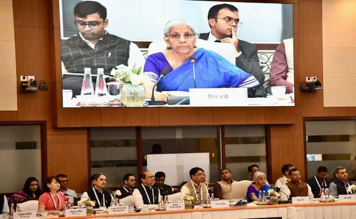Share Market: जीएसटी सुधारों के एलान के बाद शेयर बाजार गुलजार; सेंसेक्स ने लगाई लंबी छलांग, निफ्टी में भी तेजी