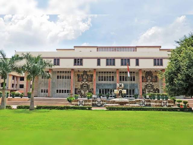 दिल्ली हाईकोर्ट में बम की धमकी वाला ईमेल आया, मचा हड़कंप; खाली कराया गया परिसर