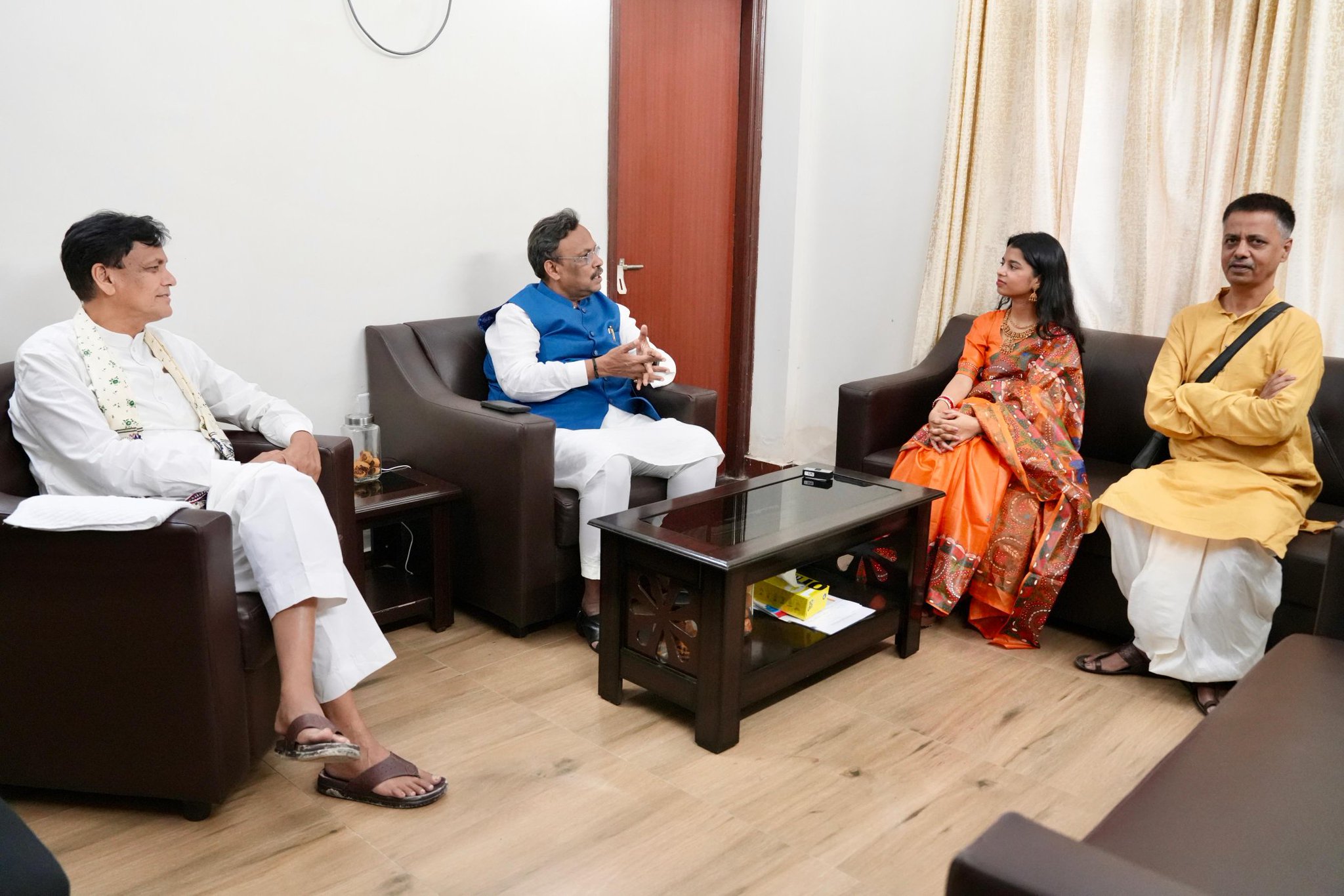 BJP नेताओं से मुलाकात के बाद मैथिली ठाकुर का सियासत में उतरने का इशारा, बताया कहां से लड़ना चाहेंगी चुनाव