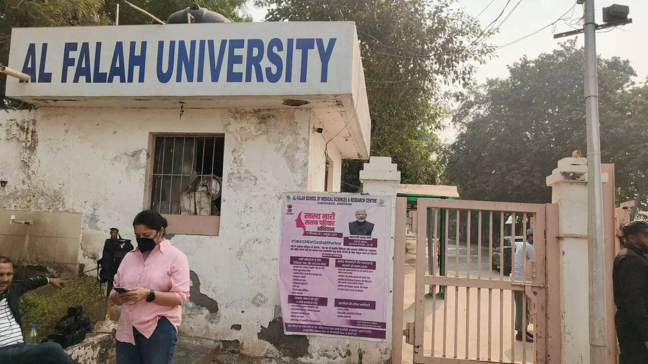 दिल्ली ब्लास्ट केस: अल फलाह यूनिवर्सिटी के चेयरमैन को किया तलब, दिल्ली पुलिस ने जारी किए दो समन