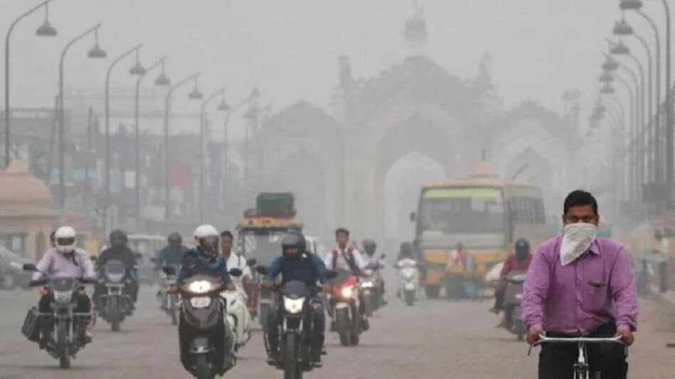 दिल्ली की हवा में सांस लेना हुआ मुश्किल, कई इलाकों में 400 से ज्यादा AQI, प्रदूषण का कहर जारी