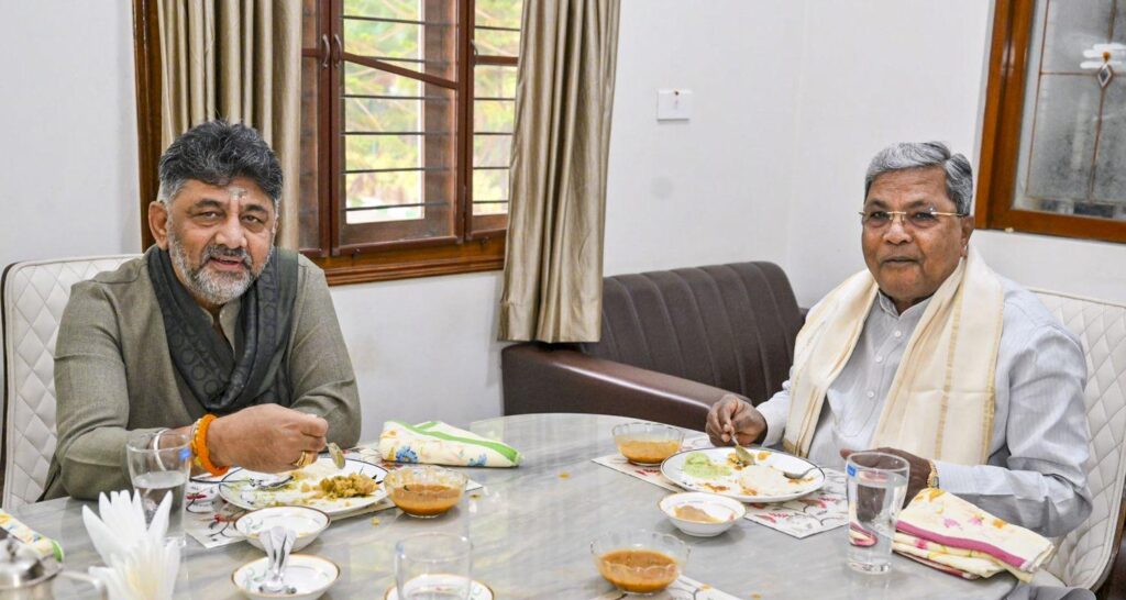कर्नाटक में CM पद पर विवाद: सिद्धारमैया के घर नाश्ते के बाद बोले शिवकुमार- हाईकमान की हर बात मानेंगे
