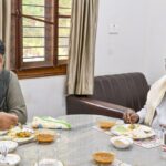 कर्नाटक में CM पद पर विवाद: सिद्धारमैया के घर नाश्ते के बाद बोले शिवकुमार- हाईकमान की हर बात मानेंगे