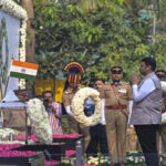 मुंबई में 26/11 हमले की बरसी पर शहीदों को श्रद्धांजलि दी गयी