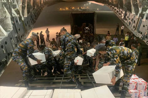 भारत ने चक्रवात प्रभावित श्रीलंका को सचल पुल प्रणाली और जलशोधन इकाईयां भेजीं