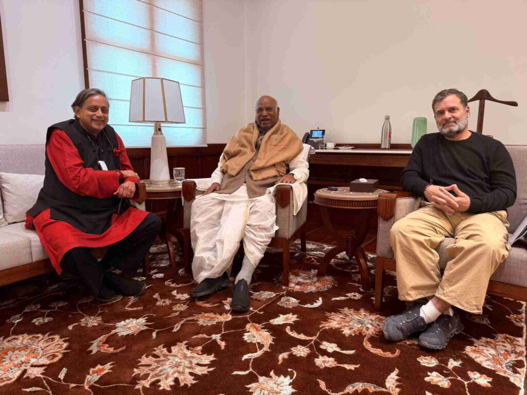 राहुल गांधी सांप्रदायिकता के खिलाफ 'सशक्त आवाज' हैं: कांग्रेस सांसद शशि थरूर