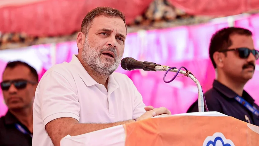 रायबरेली में मोदी-शाह पर राहुल गांधी का विवादित बयान, संविधान खत्म करने वालों के लिए कही ये बात