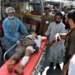 बम धमाकों से थर्राया पाकिस्तान: घायलों को अस्पताल ले जाते समय फिर हुआ रिमोट कंट्रोल से विस्फोट, सात की मौत