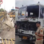 बेकाबू ट्रेलर ने सड़क किनारे खड़े परिवार को कुचला, पिता व तीन बच्चों की मौत