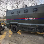 जम्मू-कश्मीर पुलिस ने आतंकवाद और साइबर-स्पेस के दुरुपयोग के मामले में श्रीनगर में छापा मारा