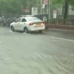 राहत के साथ आफत लाई बारिश: नोएडा के सेक्टर 16 मेट्रो स्टेशन के पास डिवाइडर भरभराकर ढहा, एक शख्स हुआ घायल
