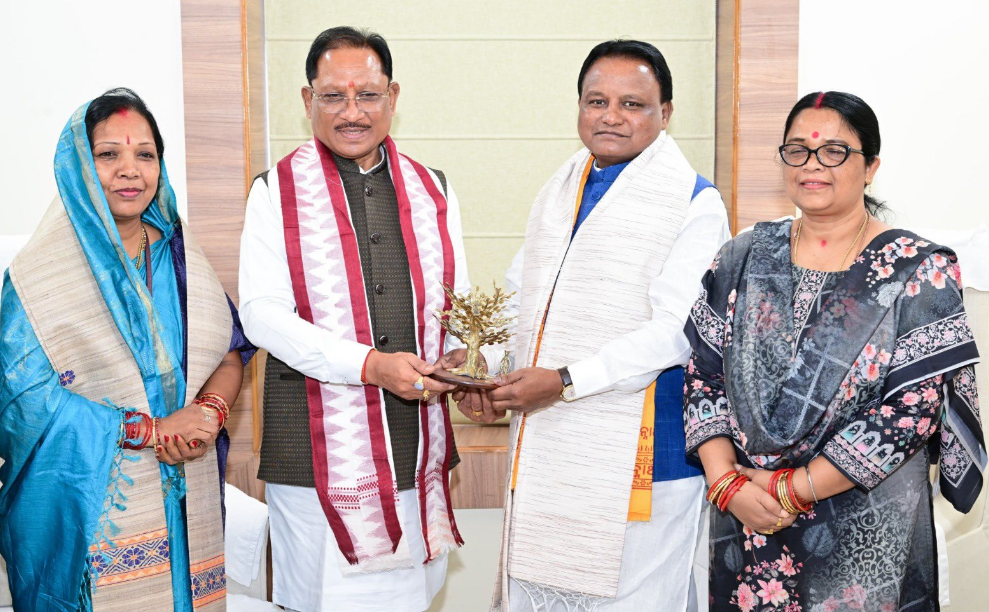 ब्रेकिंग : मुख्यमंत्री विष्णु देव साय ने ओडिशा के मुख्यमंत्री से की मुलाकात, सोशल मीडिया पर शेयर कर दी जानकारी