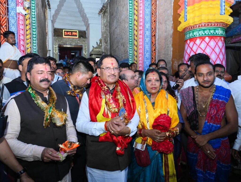 ओडिशा दौरे पर सीएम विष्णु देव साय, राज्यपाल और पूर्व राज्यपाल से की मुलाकात