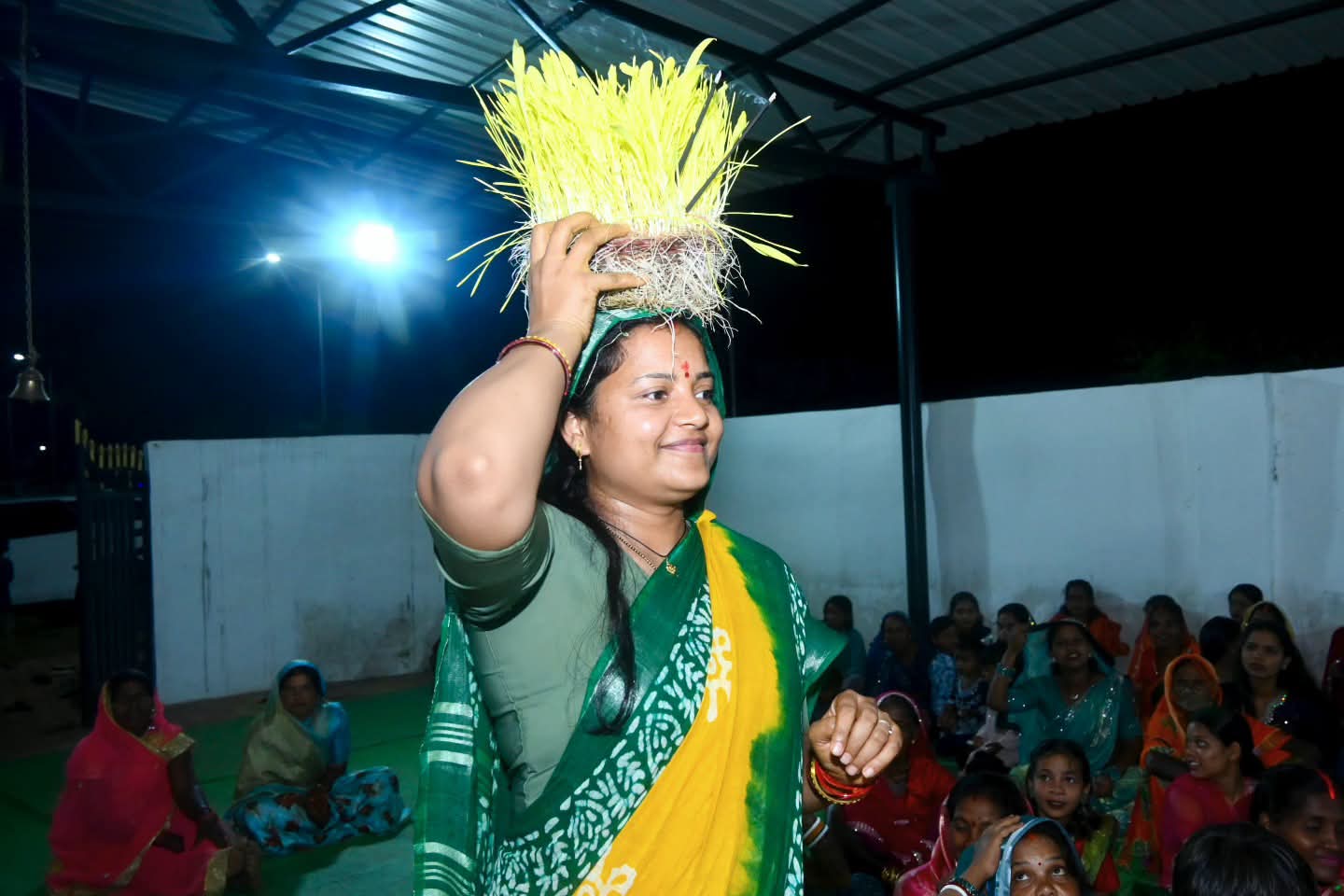 करमा पूजा में शामिल हुईं लक्ष्मी राजवाड़े, प्रकृति, संस्कृति और लोकपरंपराओं के संरक्षण का दिया संदेश