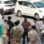 Odisha News ओडिशा पुलिस के वाहन पर बदमाशों ने की फायरिंग, बदमाश को छुड़ाना चाहते थे हमलावर, पुलिस फोर्स देखती ही रह गई
