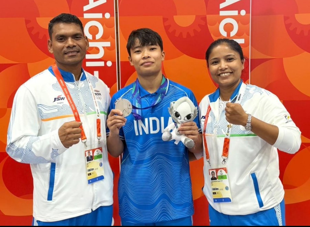 Asian Games Day 5: भारत की झोली में 02 नए पदक, रोशिबिना देवी ने जीता सिल्वर, एशियाड में लगातार तीन मेडल जीतने वाली भारत की पहली महिला, भारत को रोइंग में ब्रॉन्ज, अब तक भारत ने जीते 14 पदक
