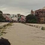 खारून नदी उफान पर: रायपुर से अमलेश्वर, पाटन, भिलाई और सांकरा को जोड़ने वाला मार्ग पूरी तरह बंद, देखिए वीडियो…